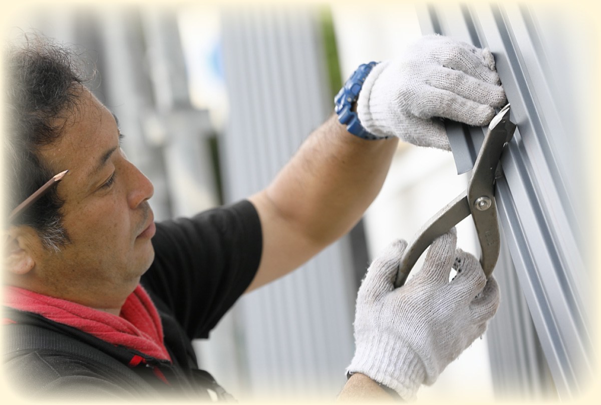 建築板金施工中の画像